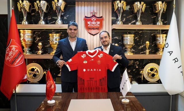 پیراهن جدید پرسپولیس با برند جدید رونمایی شد